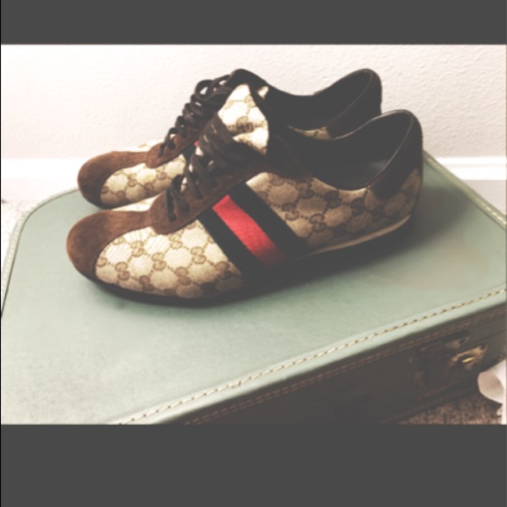 Men’s Classic Gucci Print Sneakers - Picture 8 of 8